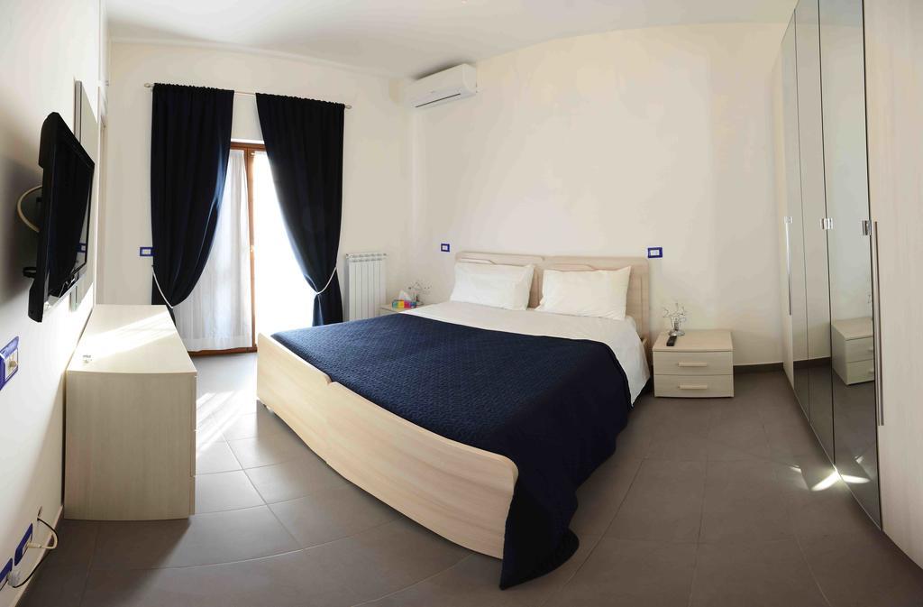 Ferienwohnung Flat House Fiumicino Zimmer foto